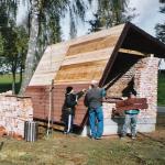 Výstavba čekárny a úprava autobusové zastávky - 2005